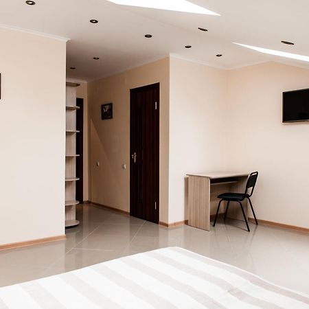 Minihotel Freedom Lviv Buitenkant foto