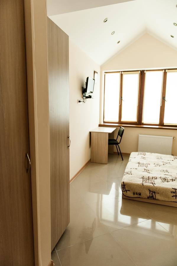 Minihotel Freedom Lviv Buitenkant foto
