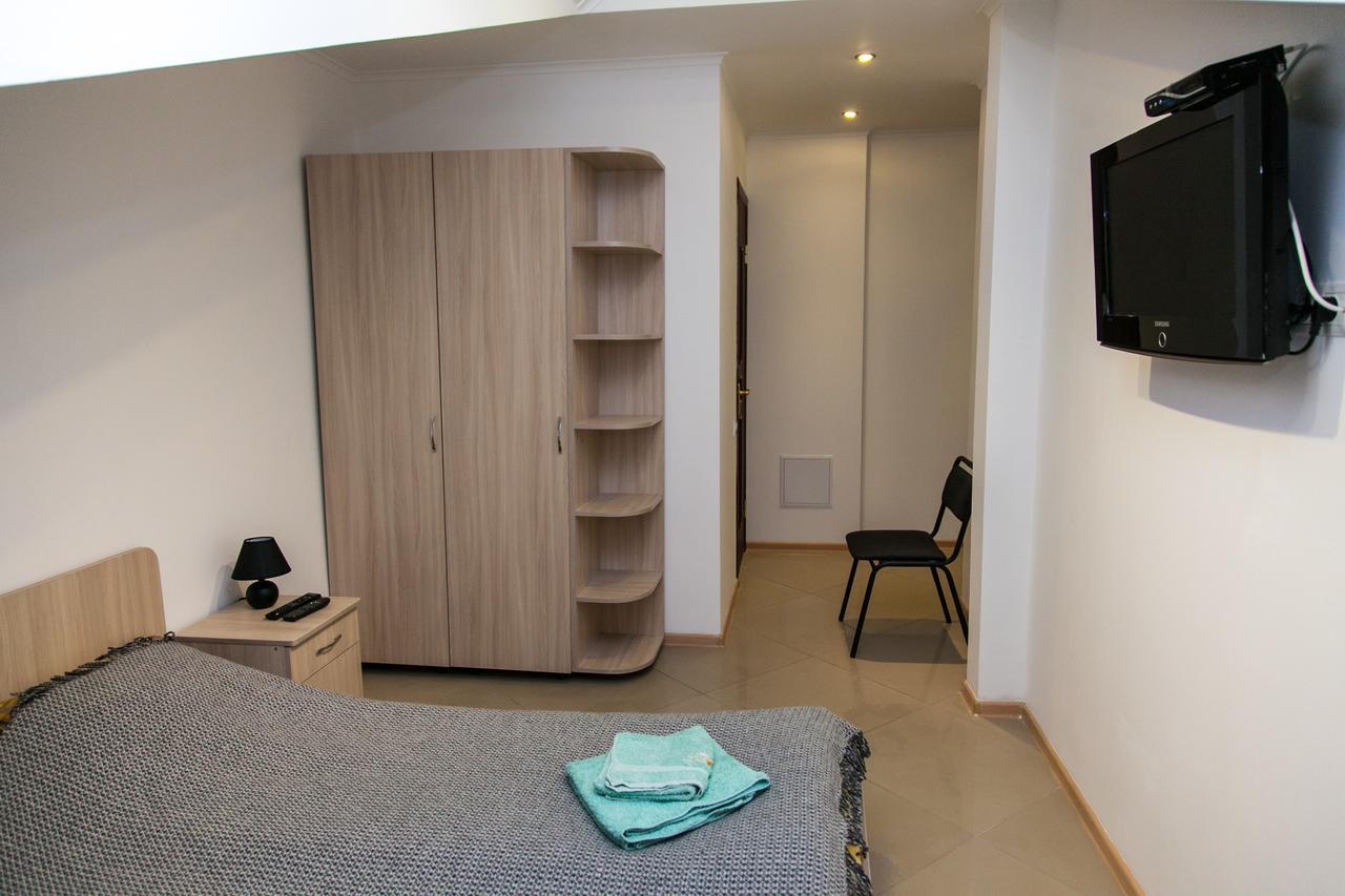 Minihotel Freedom Lviv Buitenkant foto