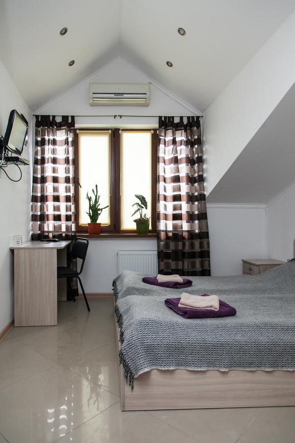 Minihotel Freedom Lviv Buitenkant foto